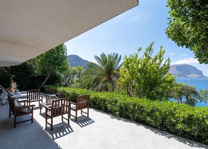 Nesos By Domusicily بيت للعطل *